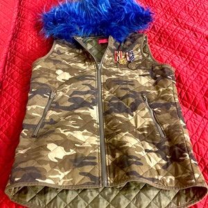 Army vest like new!